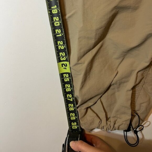Men's Y2K Retro Maul Toggle Zip Away Cargo Khaki Shorts Lightweight Pants Sz 38 - Picture 7 of 8